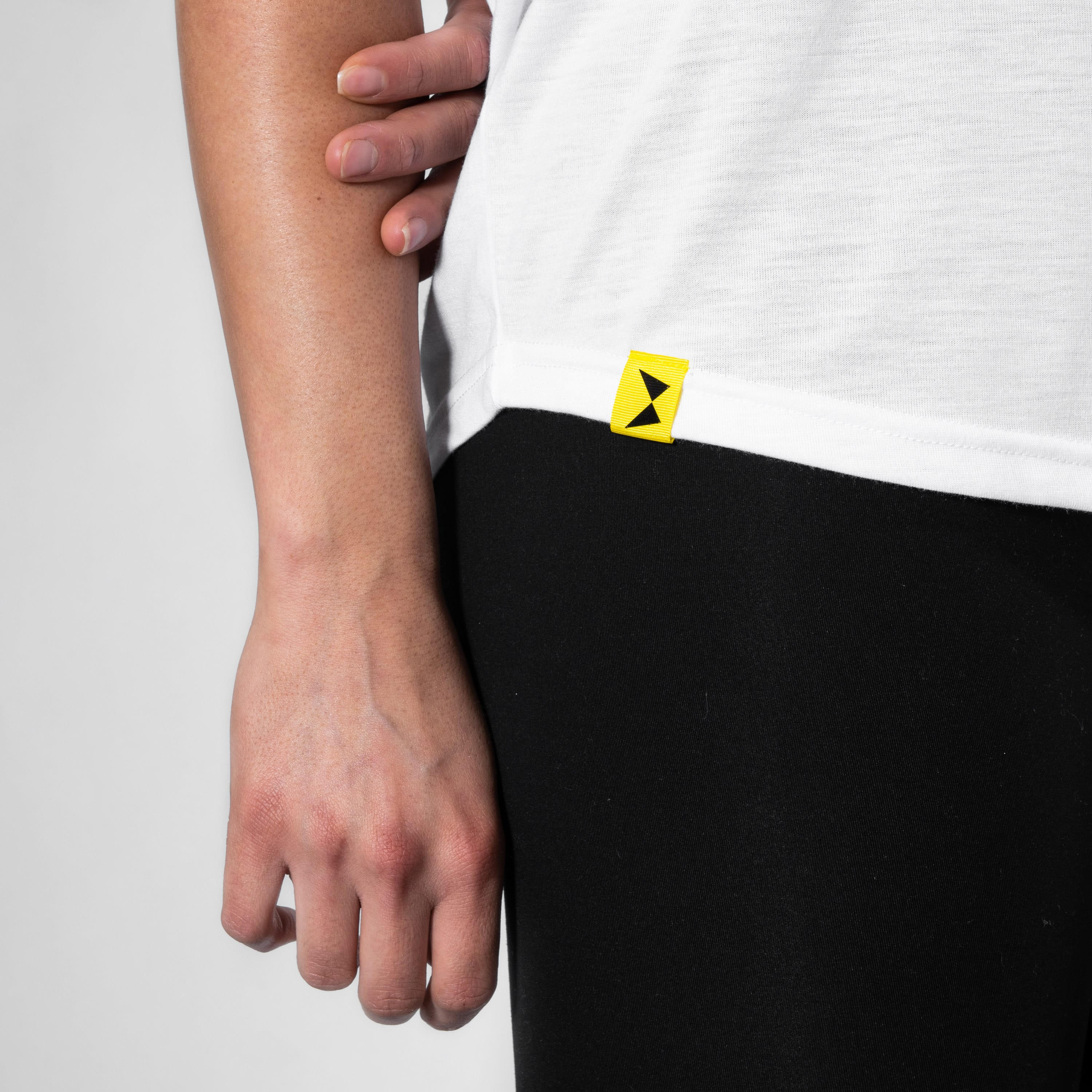 Essential casual T-shirt - Image 4