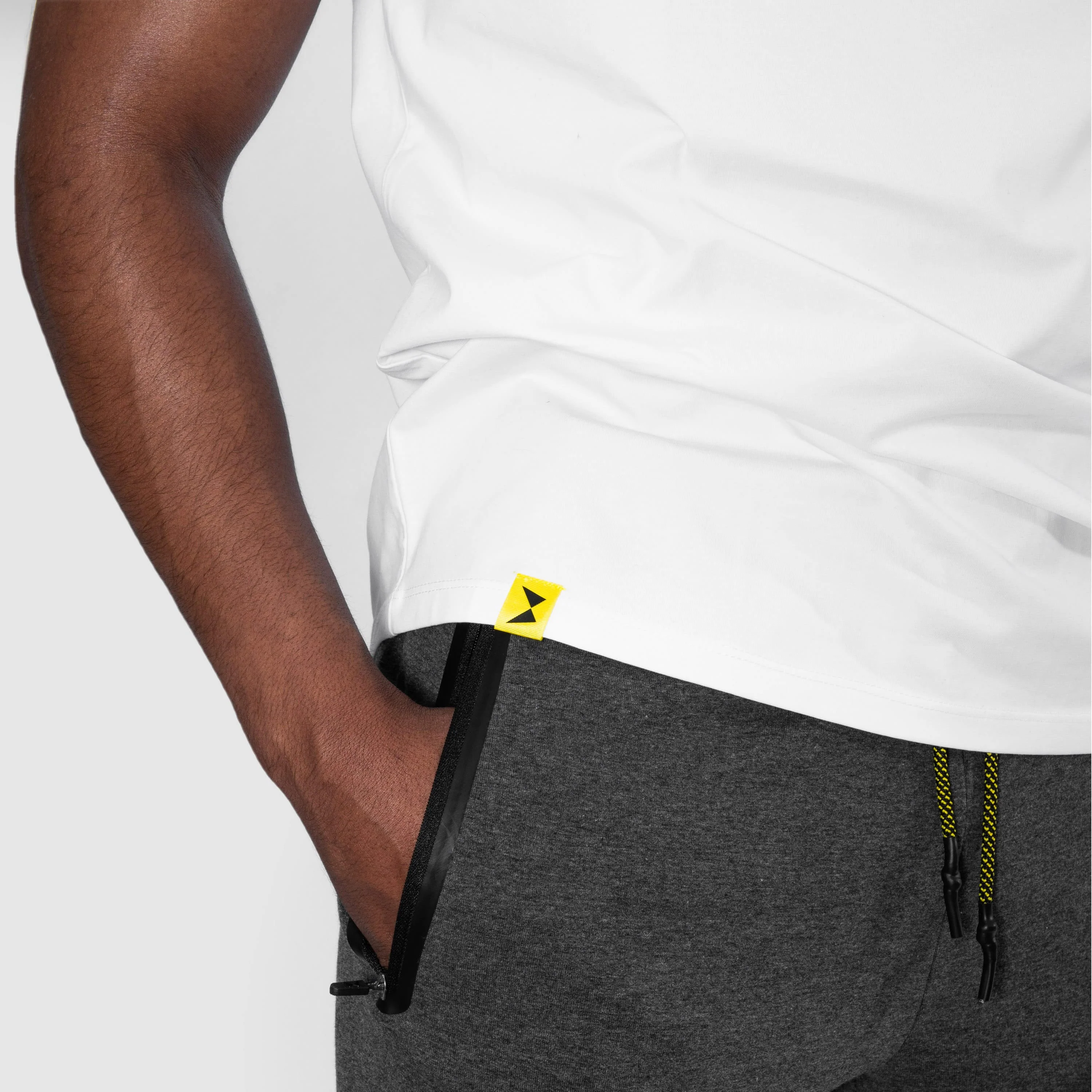 Essential form Tank Top - Image 4